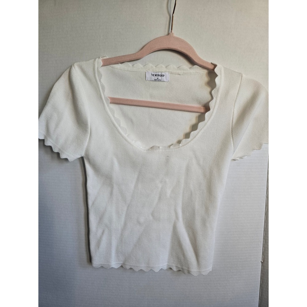 The Workshop Womens White Scalloped Trim Ribbed Knit Short Sleeve Scoop Neck Top